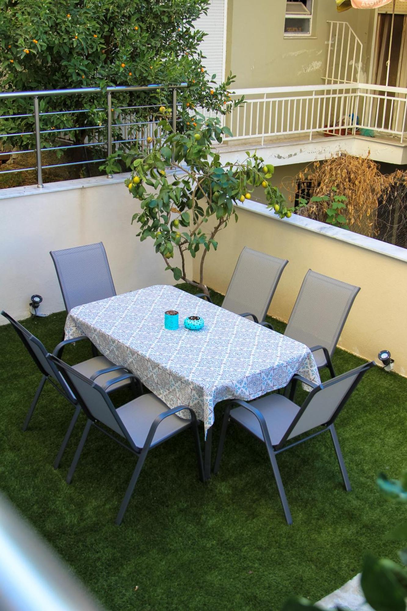 Secret Garden Apartment *